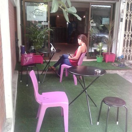 Yaya Guesthouse Bangkok Esterno foto