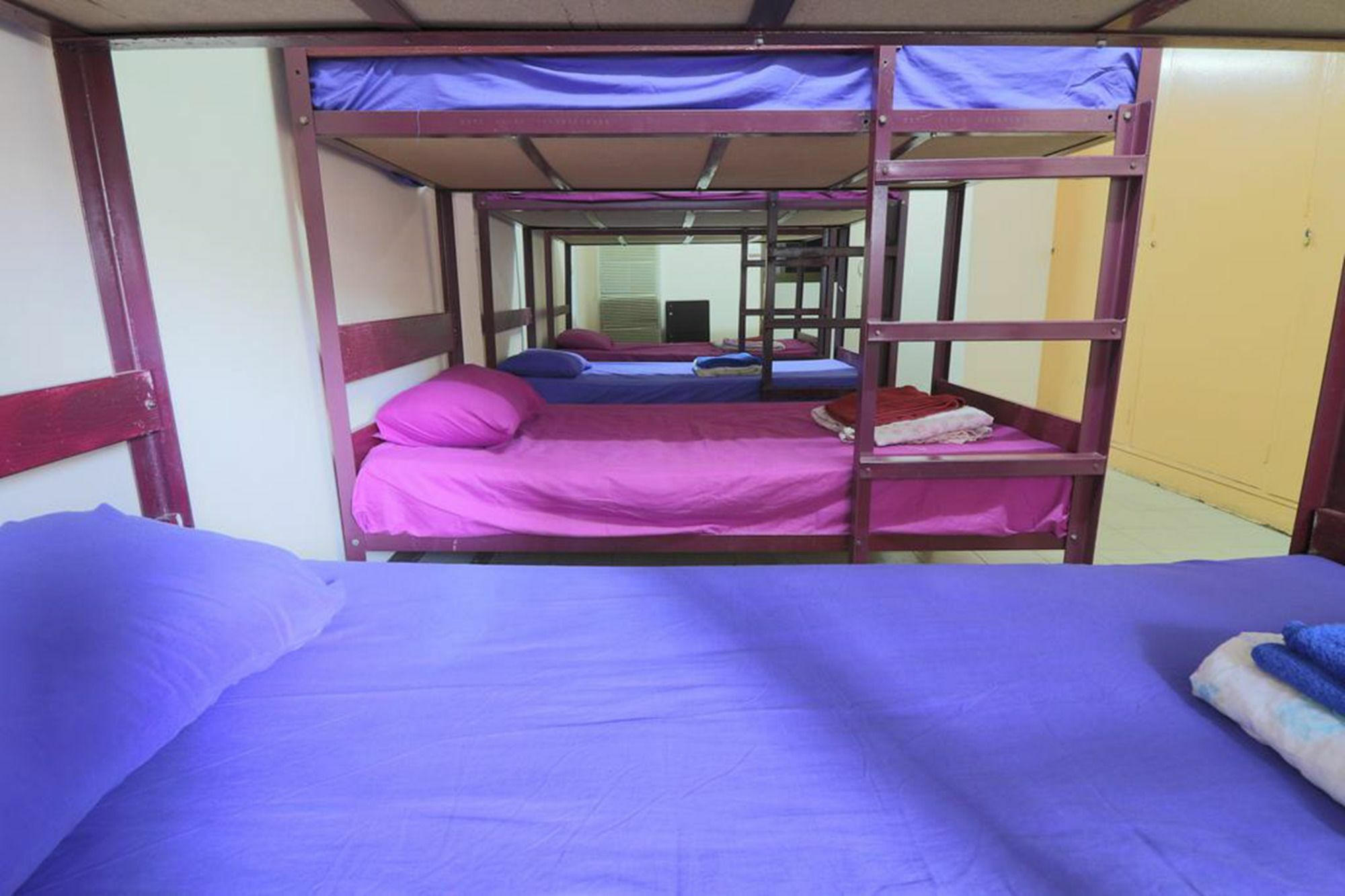 Yaya Guesthouse Bangkok Esterno foto