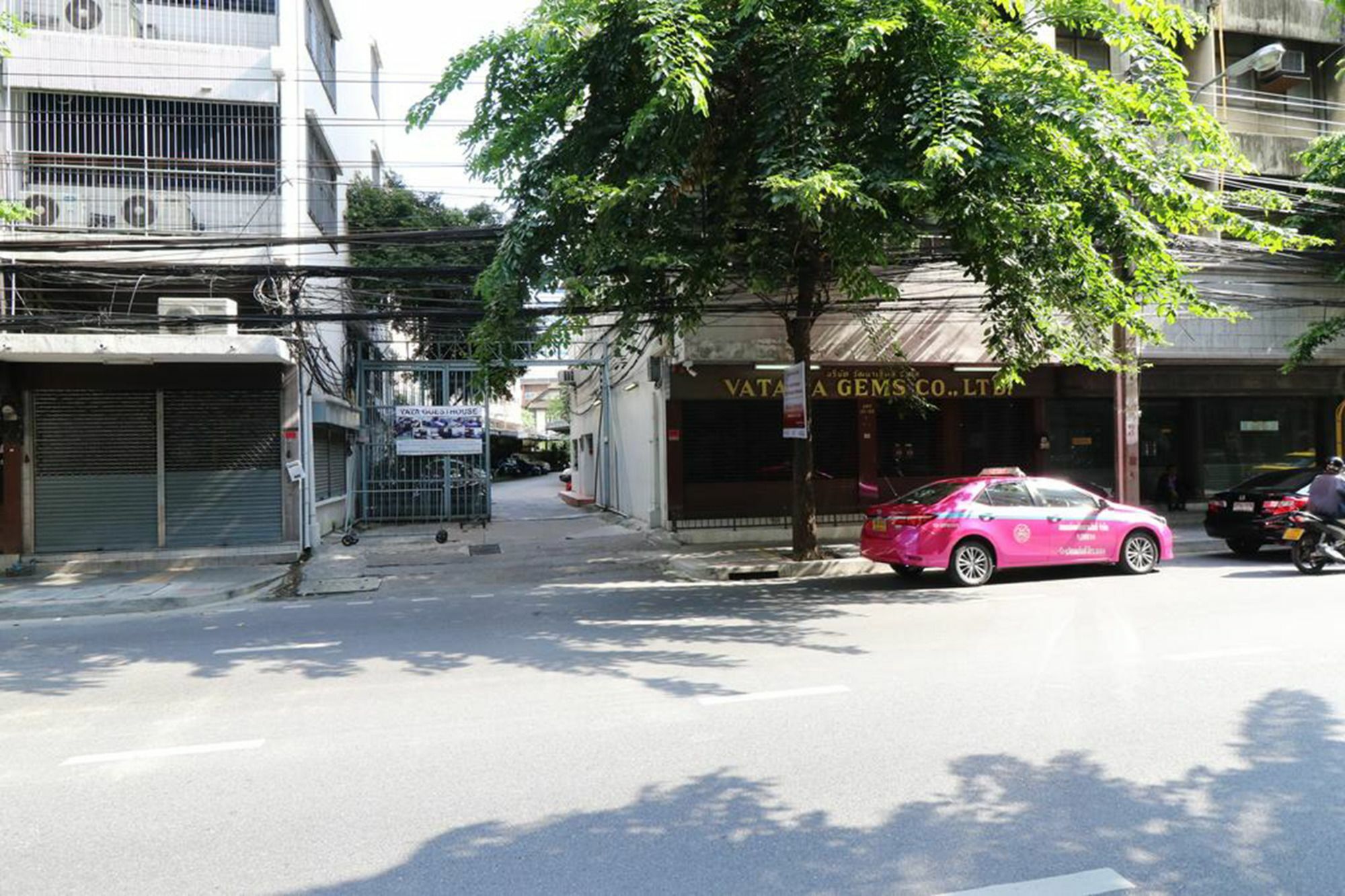 Yaya Guesthouse Bangkok Esterno foto