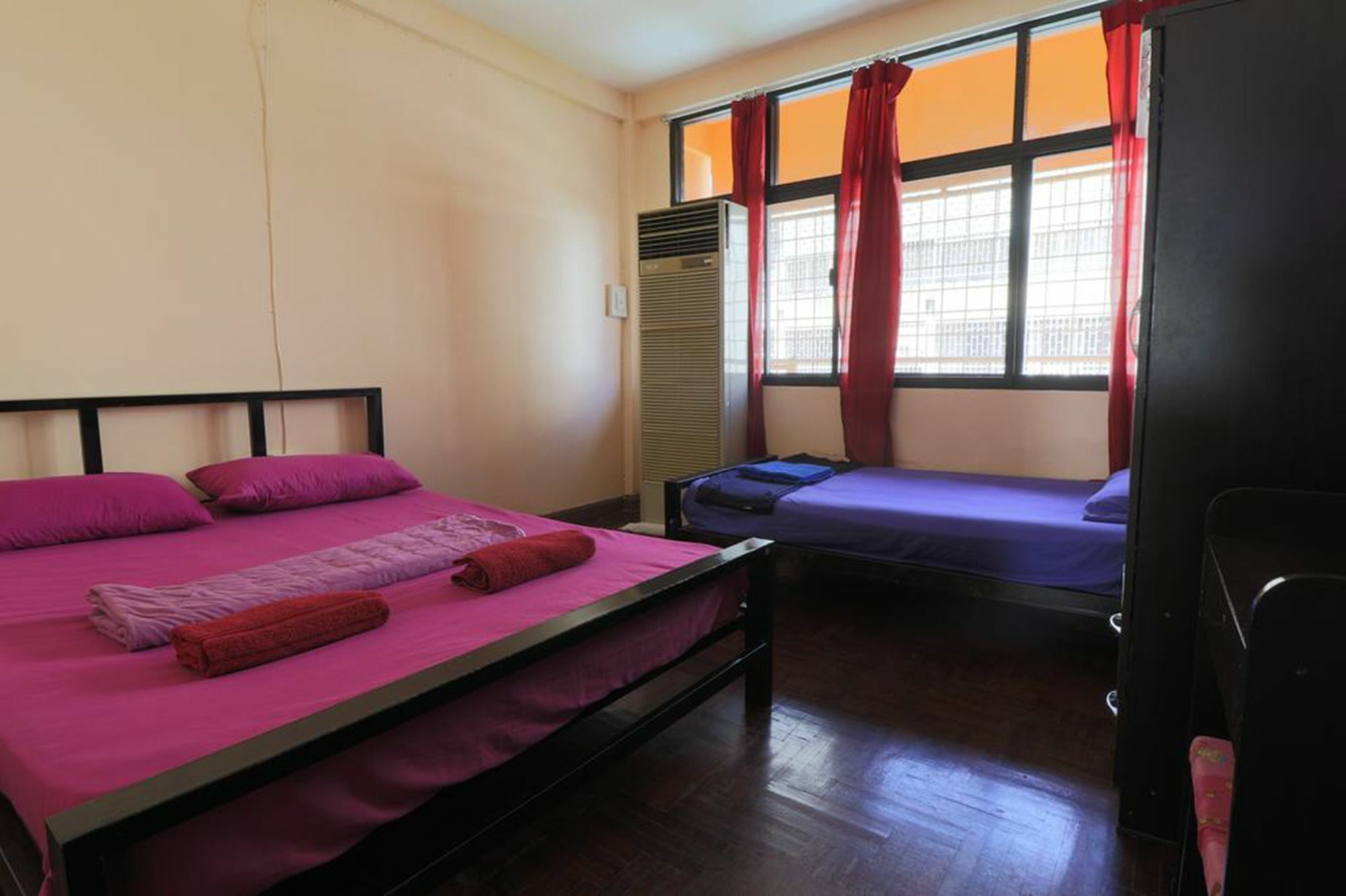 Yaya Guesthouse Bangkok Esterno foto