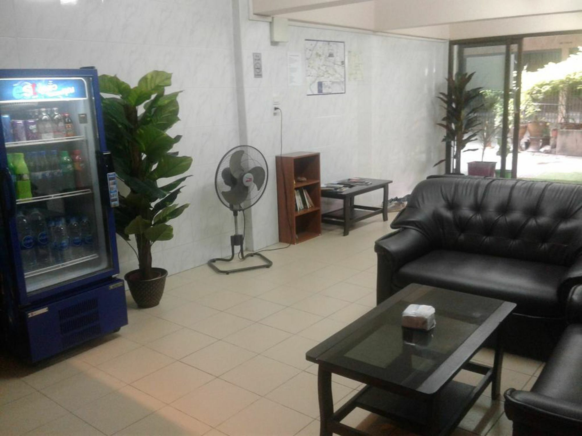 Yaya Guesthouse Bangkok Esterno foto