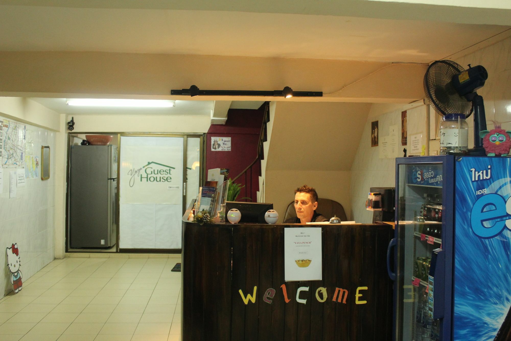 Yaya Guesthouse Bangkok Esterno foto