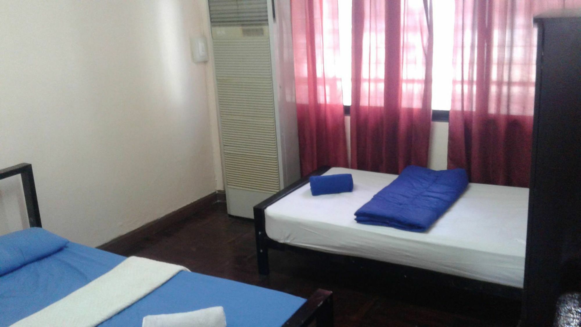 Yaya Guesthouse Bangkok Esterno foto