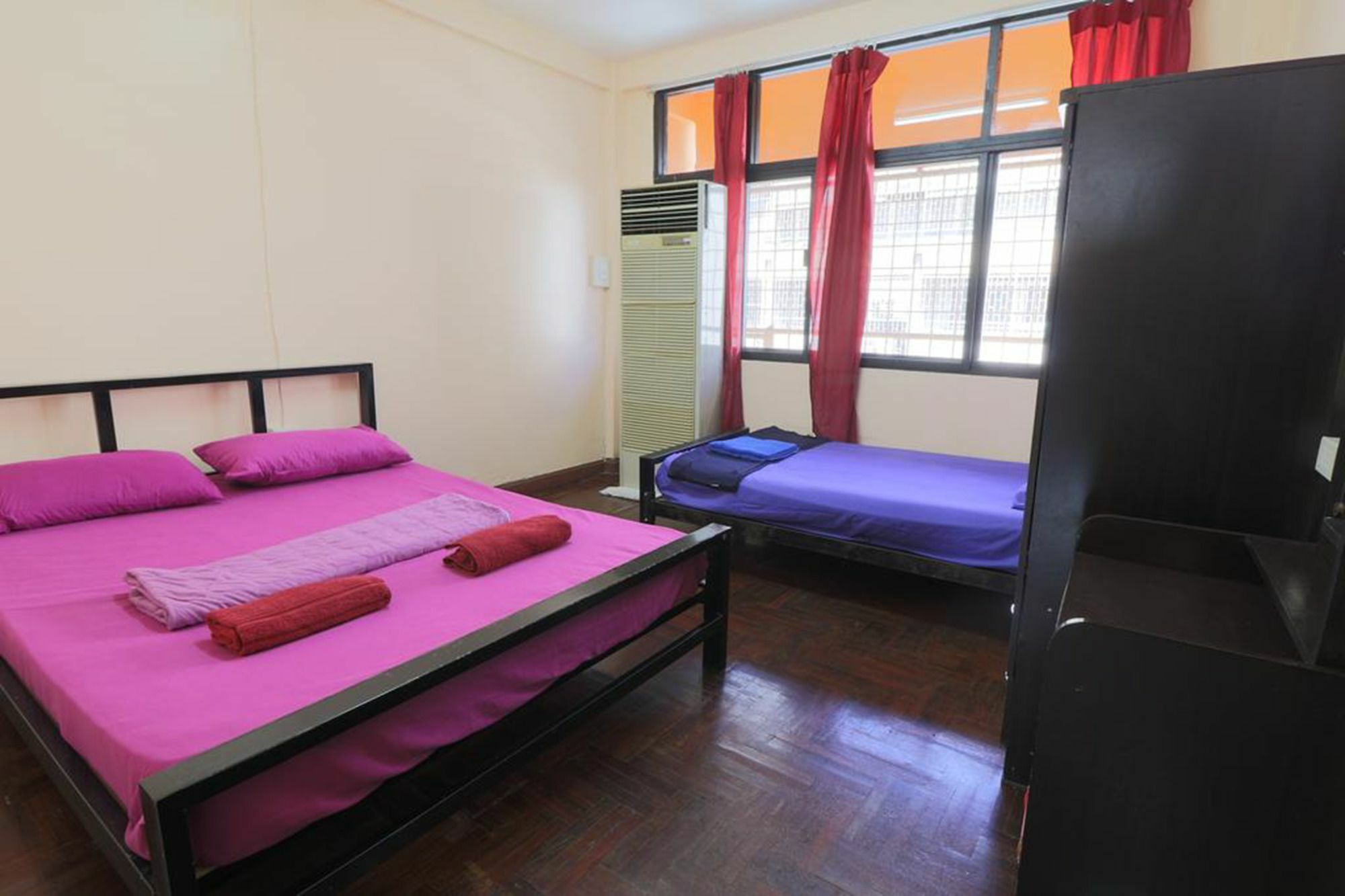 Yaya Guesthouse Bangkok Esterno foto